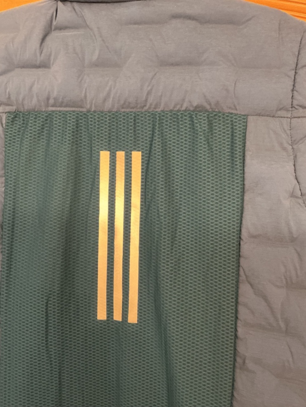 Like new Men’s Adidas Vest XL - Picture 6 of 7
